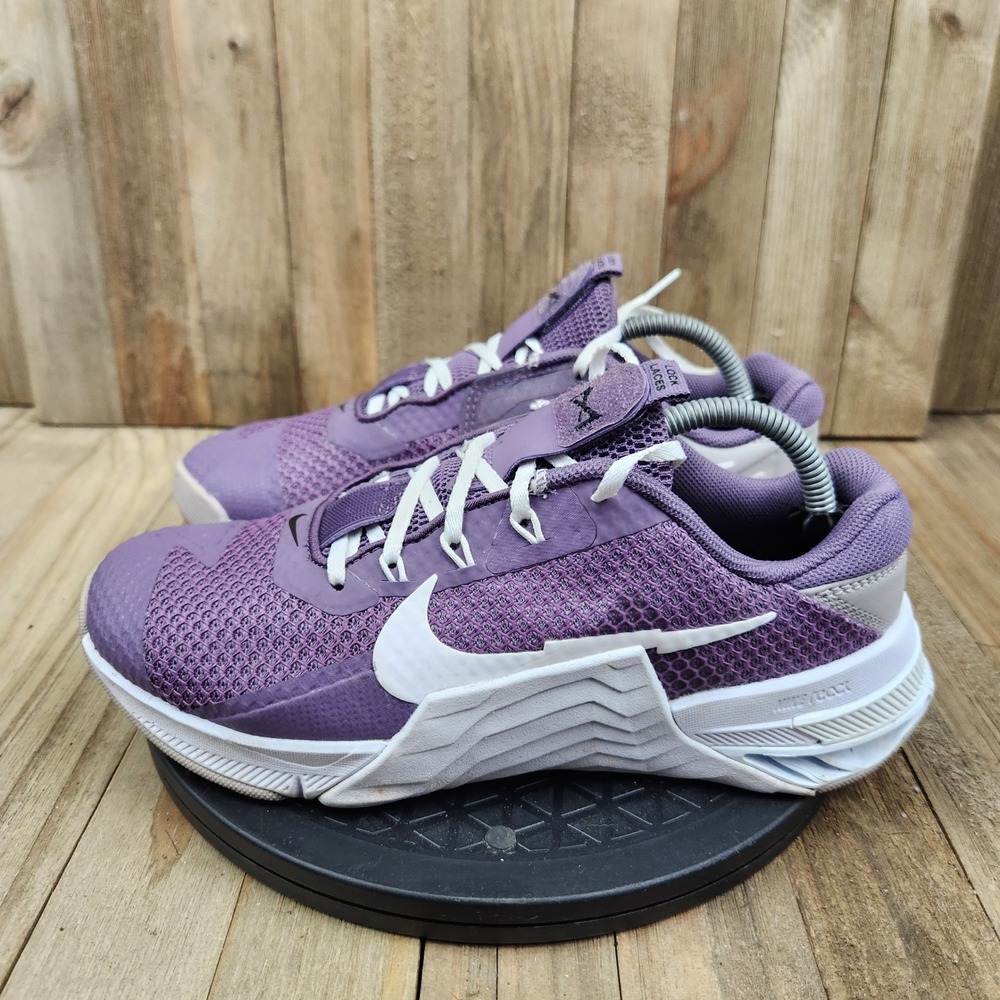 Nike Metcon 7 Training Shoes Womens size 7 Purple White DJ7032-991